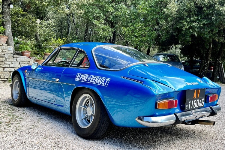 Nemoguće je ne zaljubiti se u klasični i savršeni Alpine A110 model iz 1973. godine