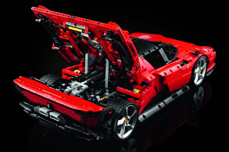 lego-kreirao-ultimativni-ferrari-komplet-sa-funkcionalnim-menjacem-i-klipovima