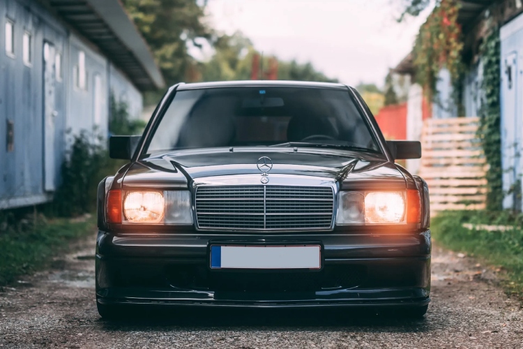 prelepi-mercedes-benz-190e-evo-ii-odlazi-na-aukciju-8