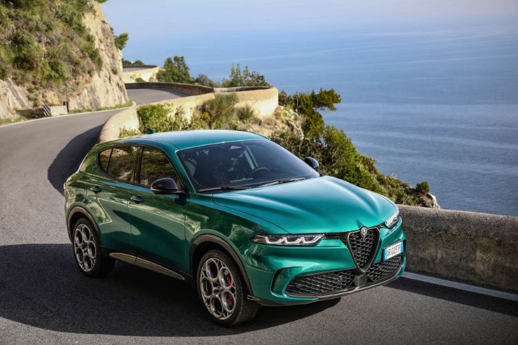 2023-alfa-romeo-tonale-q4-phev-00029