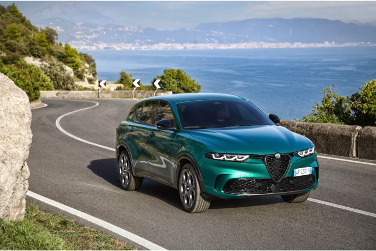 2023-alfa-romeo-tonale-q4-phev-00032