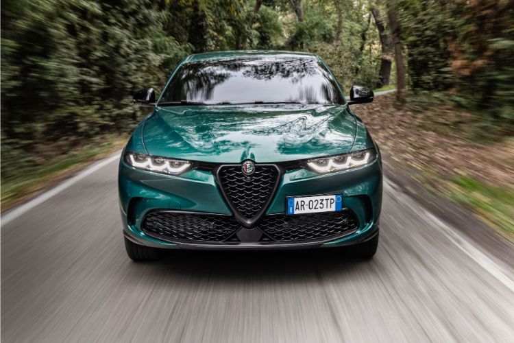 2023-alfa-romeo-tonale-q4-phev-00044