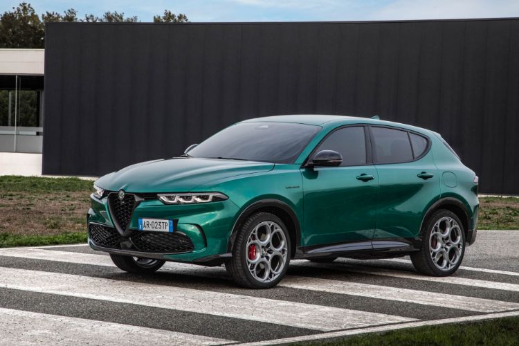 2023-alfa-romeo-tonale-q4-phev-00080