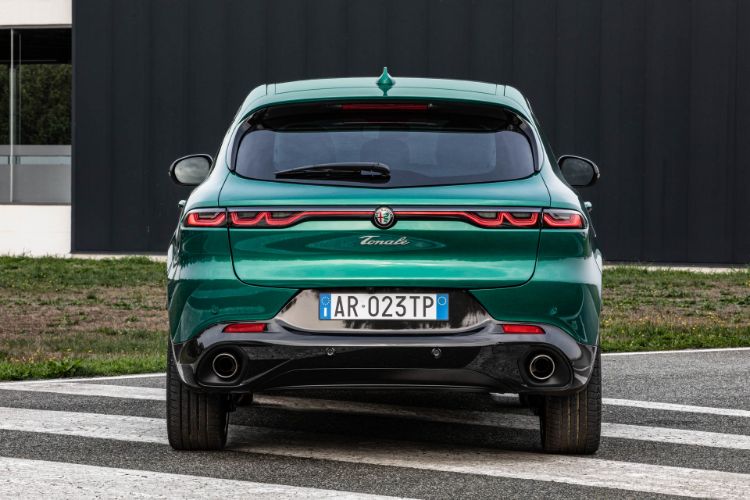 2023-alfa-romeo-tonale-q4-phev-00082