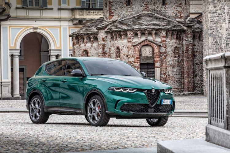 2023-alfa-romeo-tonale-q4-phev-00084