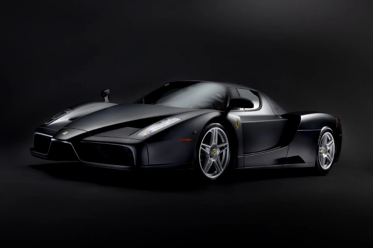 mat-crni-ferrari-enzo-10