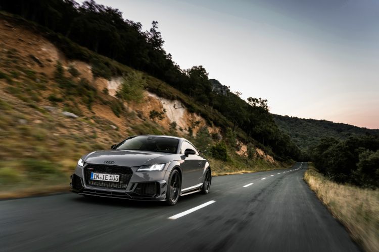 novi-audi-tt-rs-iconic-edition-3