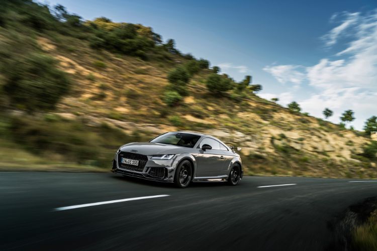 novi-audi-tt-rs-iconic-edition-4