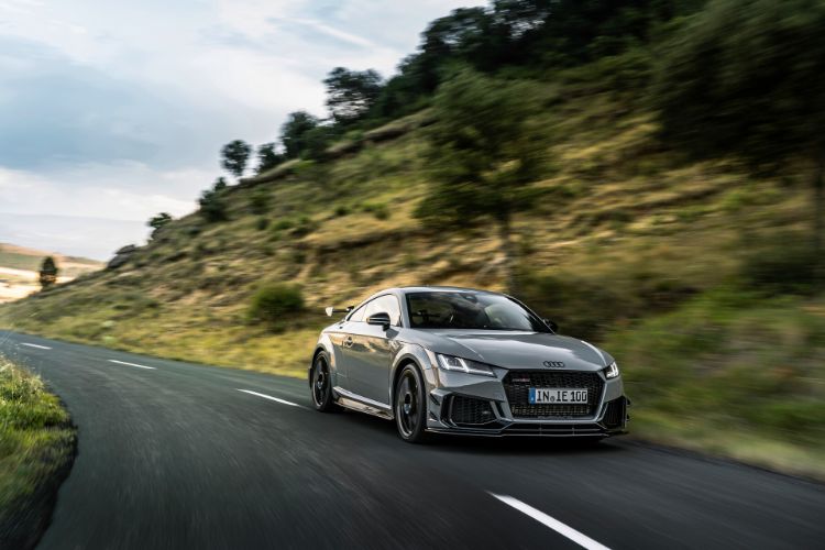 novi-audi-tt-rs-iconic-edition-7