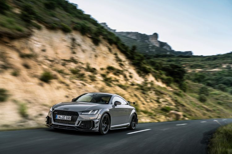 novi-audi-tt-rs-iconic-edition-11