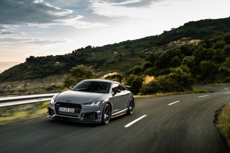 novi-audi-tt-rs-iconic-edition-15