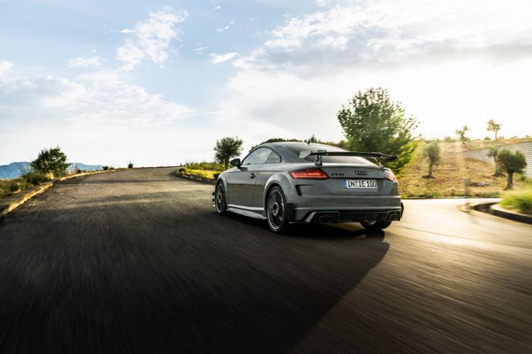 novi-audi-tt-rs-iconic-edition-23