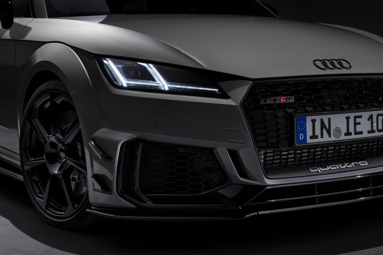 audi-tt-rs-iconic-edition-4