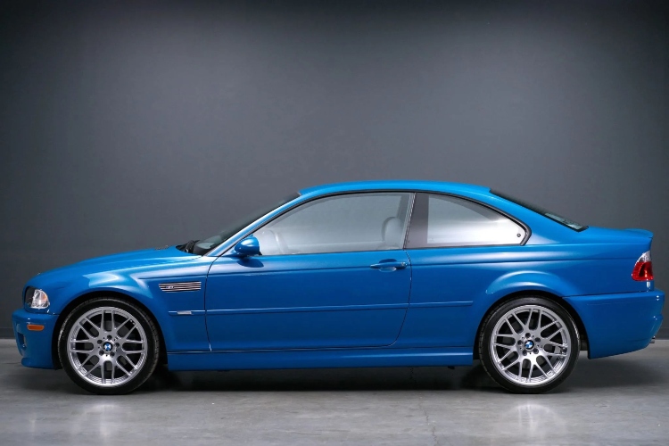 izvanredno-ocuvani-bmw-m3-unikatne-plave-nijanse-16