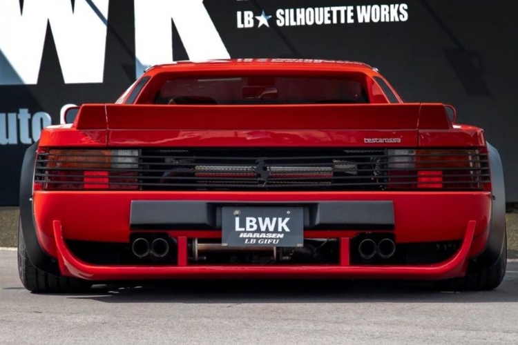 ferrari-testarossa-liberty-walk-1