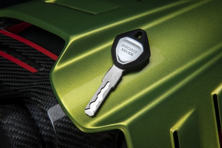 ducati-i-lamborghini-udruzili-snage-kako-bi-kreirali-novo-specilajno-izdanje-15