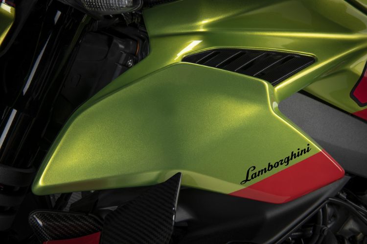 ducati-i-lamborghini-udruzili-snage-kako-bi-kreirali-novo-specilajno-izdanje-17