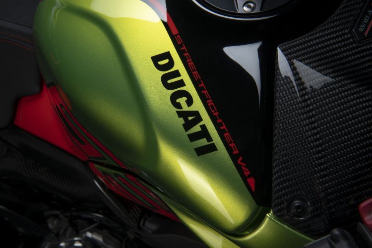 ducati-i-lamborghini-udruzili-snage-kako-bi-kreirali-novo-specilajno-izdanje-26