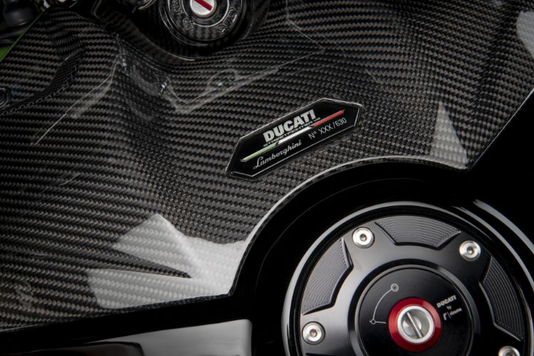 ducati-i-lamborghini-udruzili-snage-kako-bi-kreirali-novo-specilajno-izdanje-32