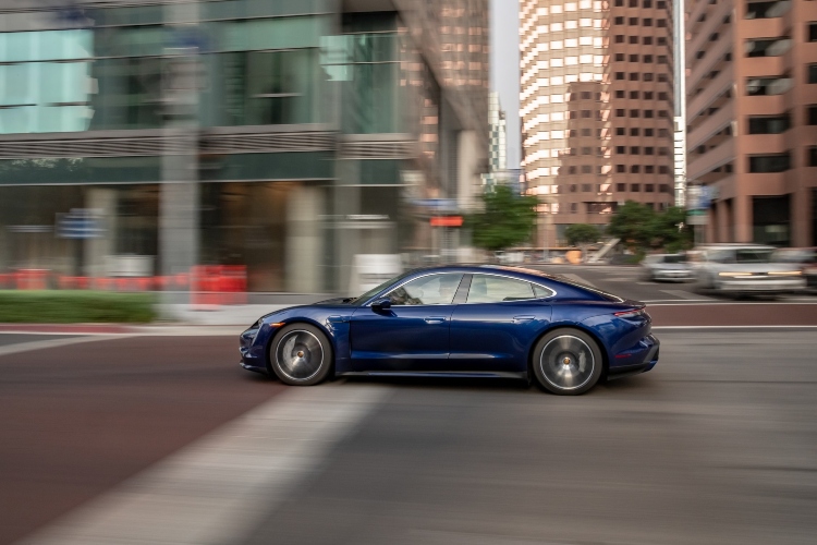 porsche-panamera-taycan-2