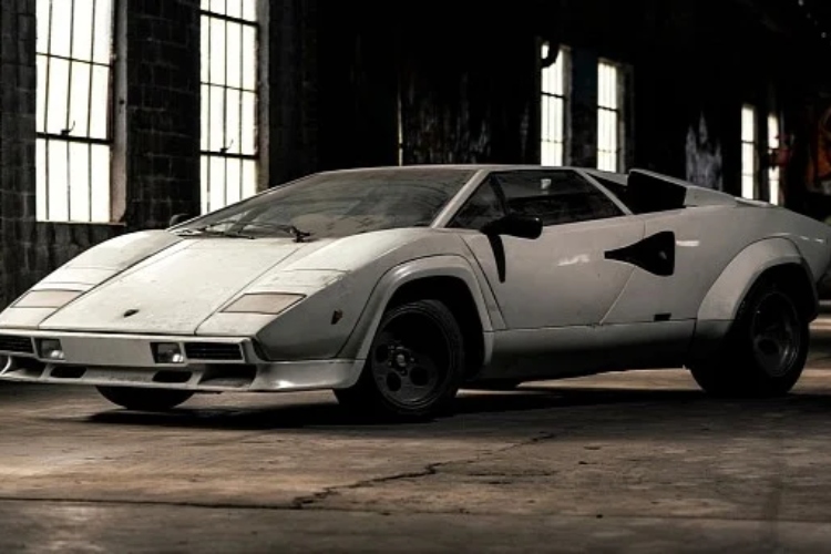 prva-jedinica-lamborghini-countach-bertone-serije-iz-1982