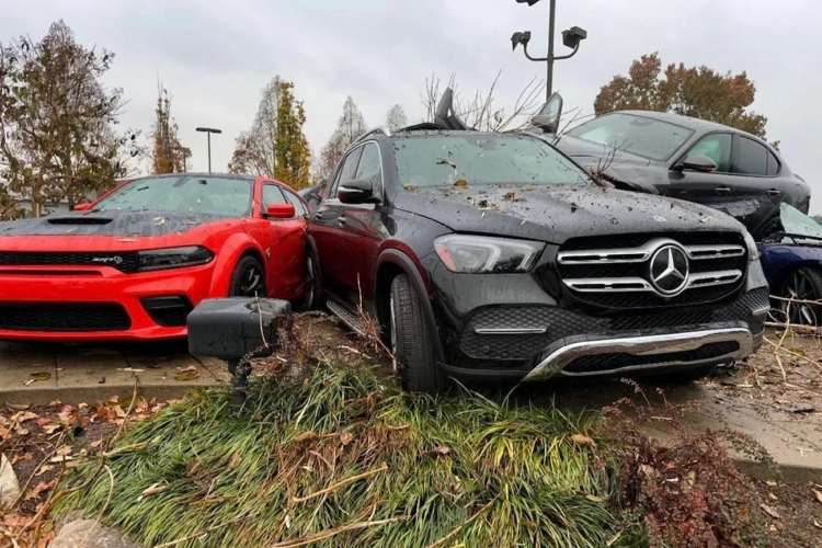 alfom-pretvorio-911-u-kabriolet-i-zakucao-se-u-mercedes-parkiran-do-njega-3