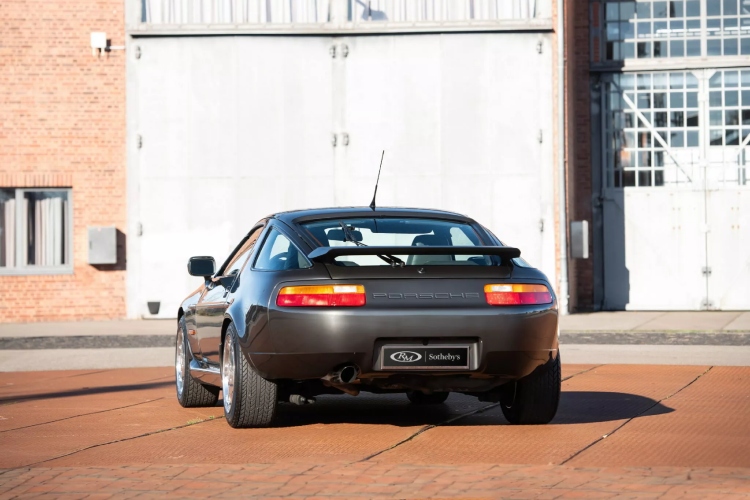 porsche-928-gt-flachbau-unikatni-klasik-nemacke-kompanije-9