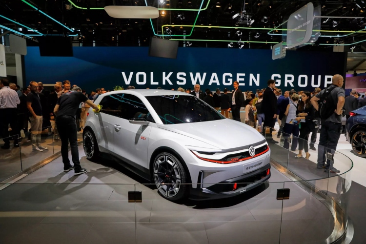 volkswagen-potvrdio-da-elektricni-naslednik-golf-gti-modela-stize-2026-godine-17