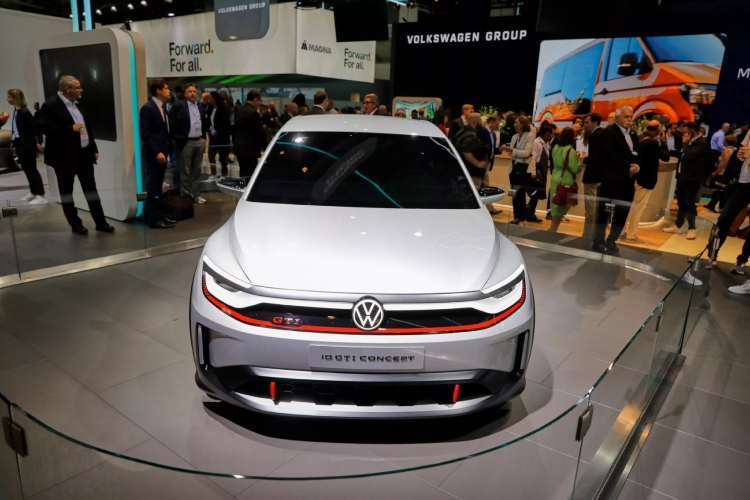 volkswagen-potvrdio-da-elektricni-naslednik-golf-gti-modela-stize-2026-godine-19