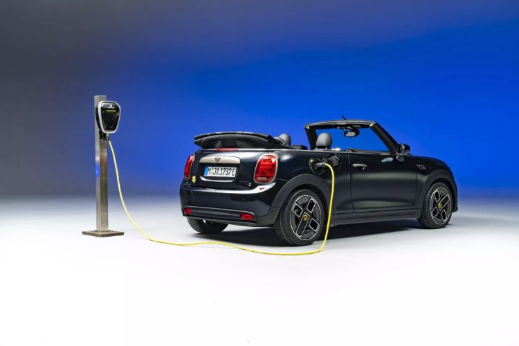 mini-convertible-se-elektricni-model-autoexclusive-3