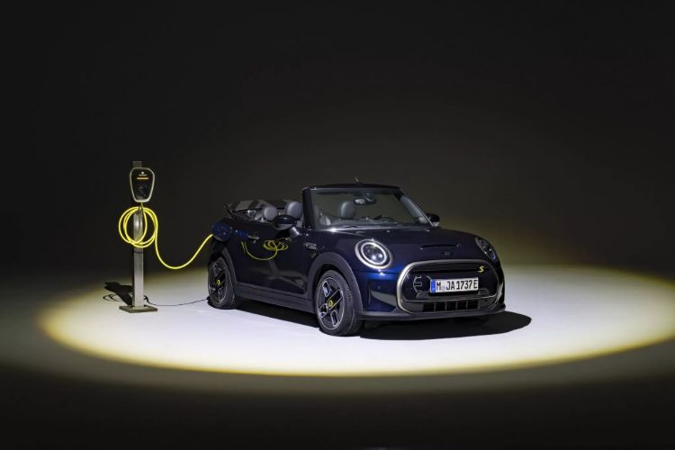 mini-convertible-se-elektricni-model-autoexclusive-4