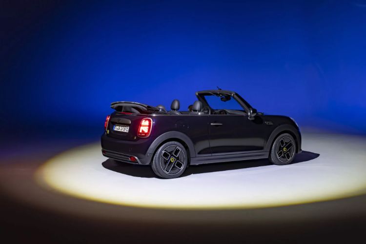 mini-convertible-se-elektricni-model-autoexclusive-7