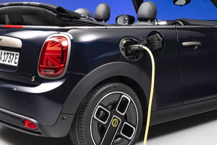 mini-convertible-se-elektricni-model-autoexclusive-14