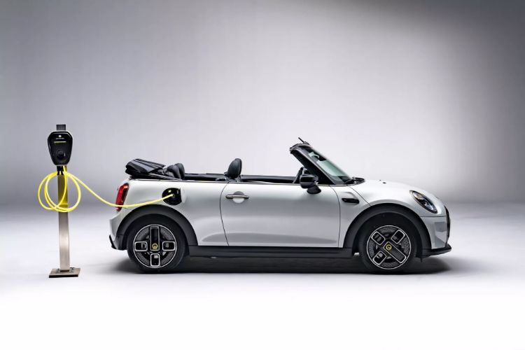 mini-convertible-se-elektricni-model-autoexclusive-17