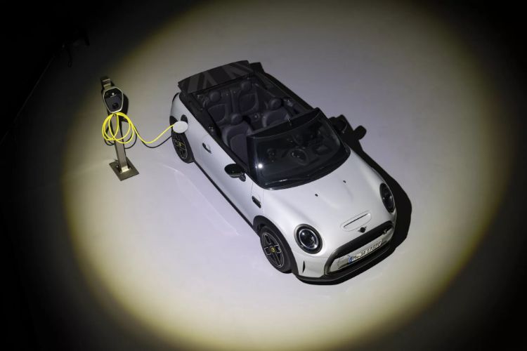 mini-convertible-se-elektricni-model-autoexclusive-27