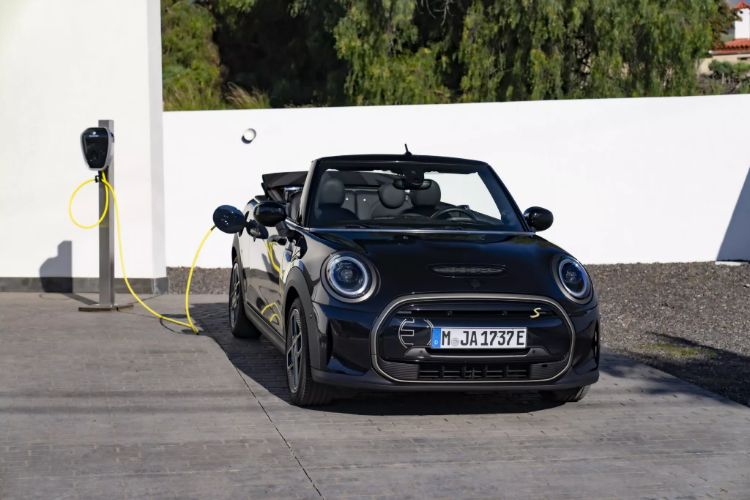 mini-convertible-se-elektricni-model-autoexclusive-41