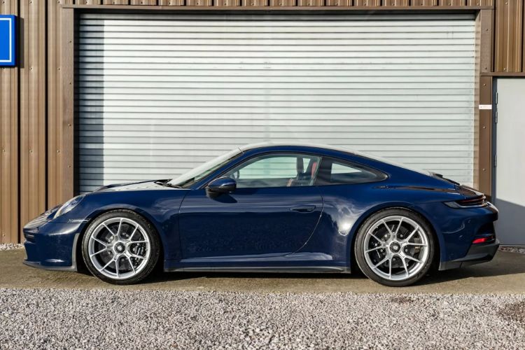 porsche-911-gt3-touring-11-1