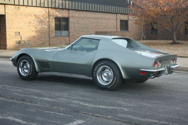 klasicni-corvette-model-iz-1971-godine-sa-svega-2155-predenih-kilometara-3