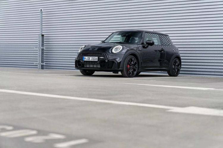 mini-john-cooper-works-1to6-edition-66