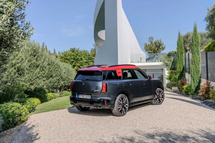 2025-mini-john-cooper-works-countryman-30