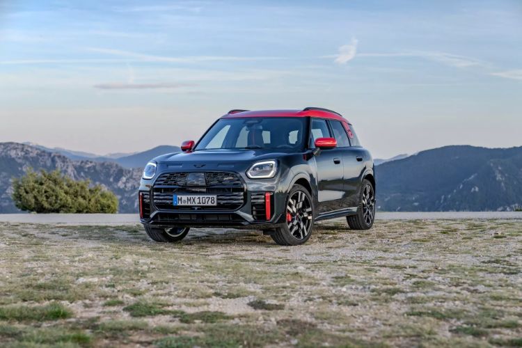 2025-mini-john-cooper-works-countryman-33