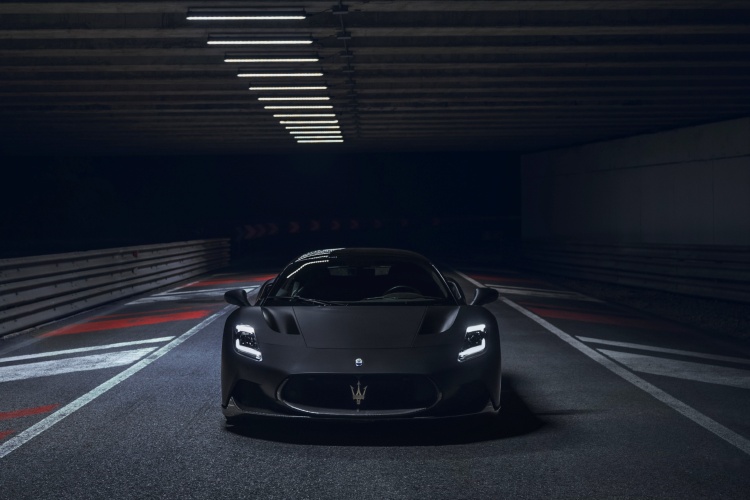 maseratimc20notte-7