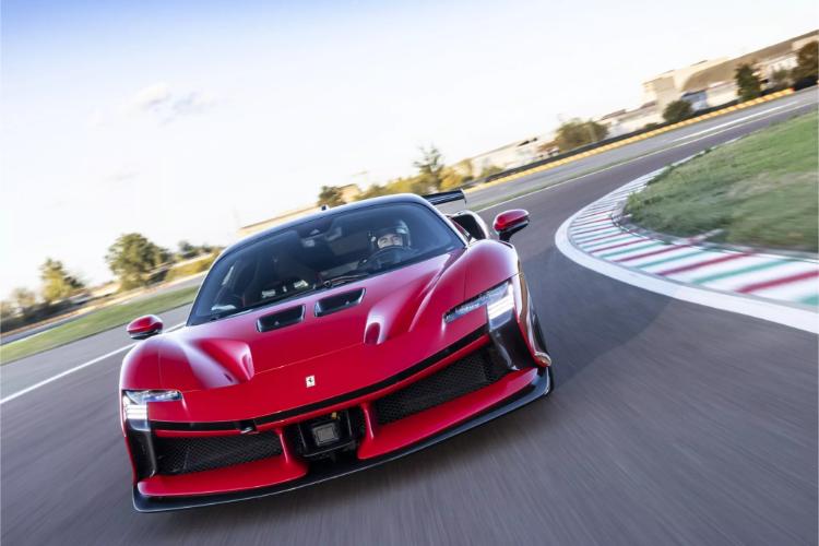 ferrari-oborio-rekord-staze-sa-sf90xx-stradale-modelom-12