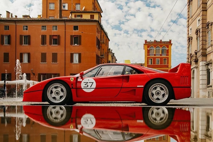 spektakl-kakav-se-vise-nece-ponoviti-cetrdeset-ferrari-f40-modela-se-vratilo-kuci-4