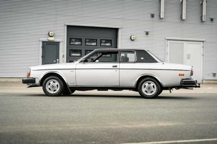 autoexclusive-volvo-262c-212-50