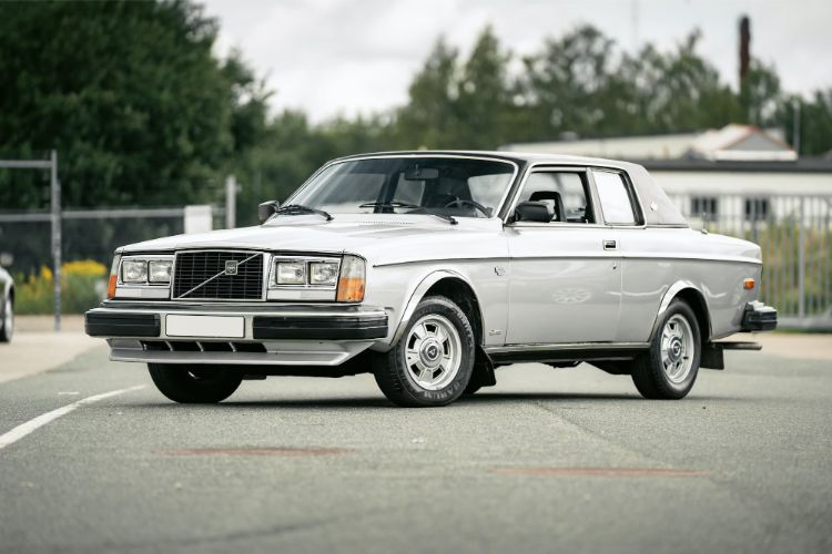 autoexclusive-volvo-262c-212-49