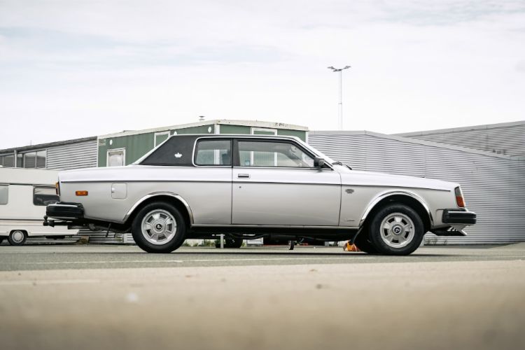 autoexclusive-volvo-262c-212-54