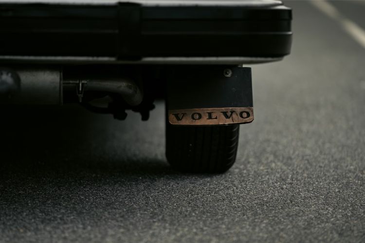 autoexclusive-volvo-262c-212-73