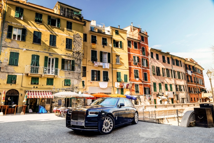 rolls-royce-predstavlja-jedinstveni-phantom-inspirisan-carima-cinque-terre-10