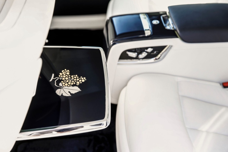 rolls-royce-predstavlja-jedinstveni-phantom-inspirisan-carima-cinque-terre